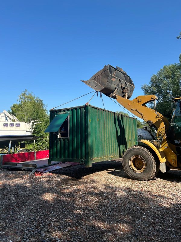 Foto vom Umzug des Containers
